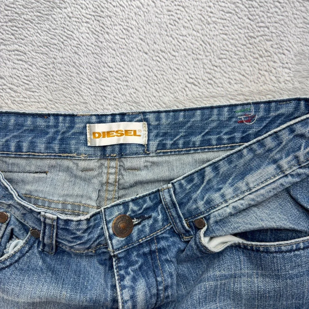Diesel Jeans Mens 32 Blue Industry Straight Leg Medium Wash Distressed Denim
